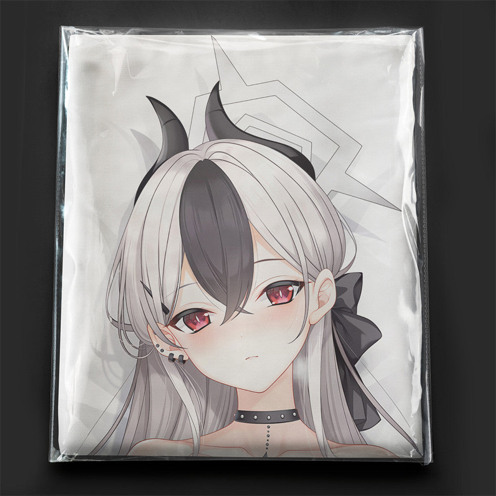Kayoko Onikata (Mantel-Version) – Anime-Kissen, Fan-Art-Edition
